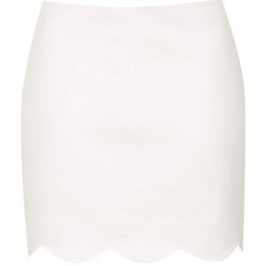 TOP SHOP WHITE -- Scallop Hem Miniskirt